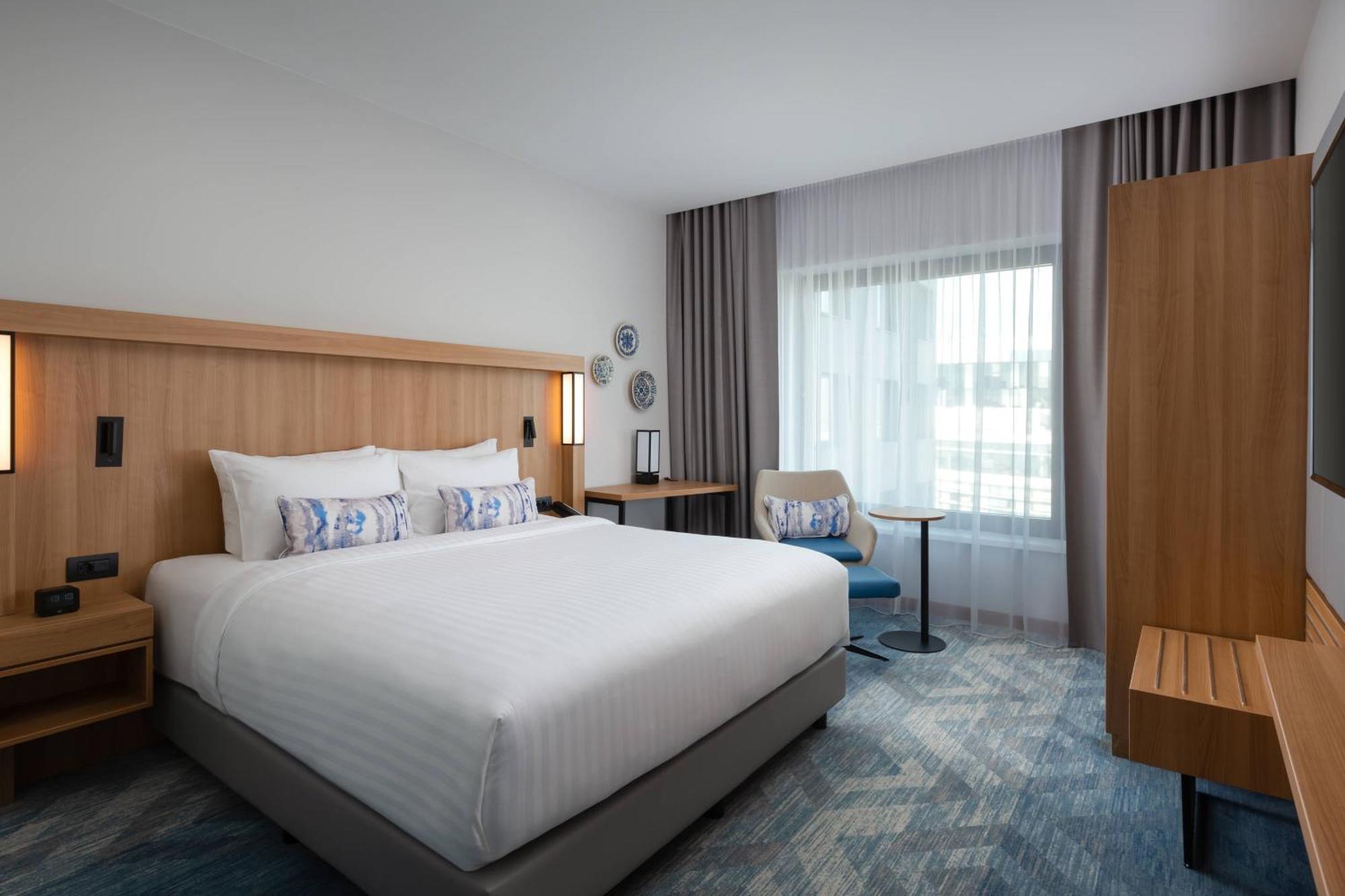 Hotel Courtyard By Marriott Floreasca 4*